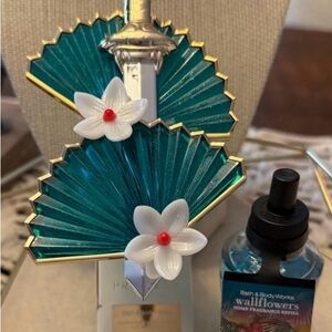 Bath & Body Works x Disney Mulan wallflower nightlight w/ Mulan fragrance refill